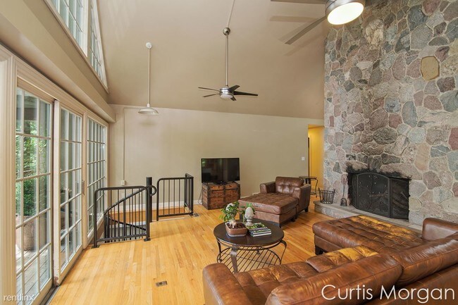 Building Photo - 3 br, 3.5 bath House - 201 Honey Creek Ave NE