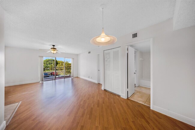 Building Photo - 2809 N Course Dr