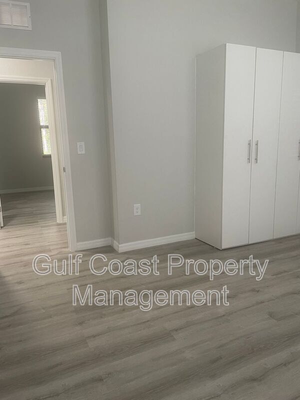 Building Photo - 1926 Marlay Ave