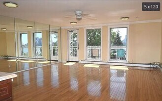 Building Photo - 5311 Kennedy Blvd E