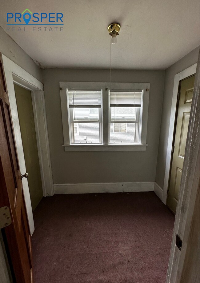 Building Photo - 826 Menomonie St