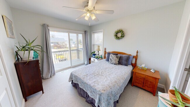 Building Photo - 123 Harbour View Dr