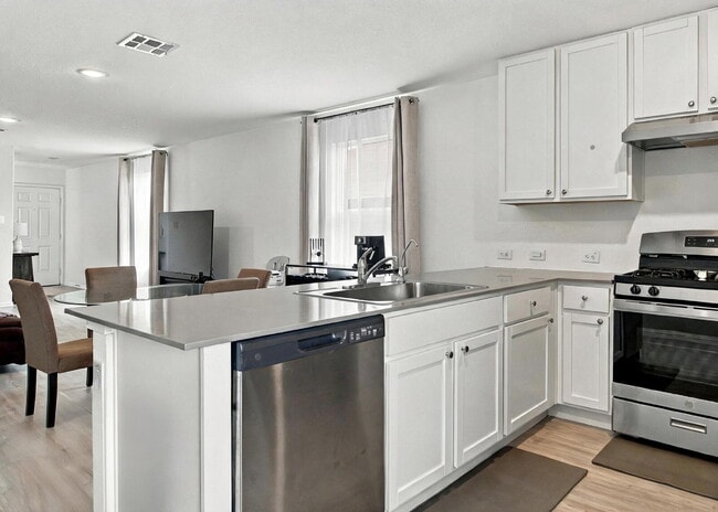 Building Photo - 3 Bedroom Home in Grace Valley