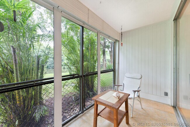 Building Photo - 101 Royal Pk Dr