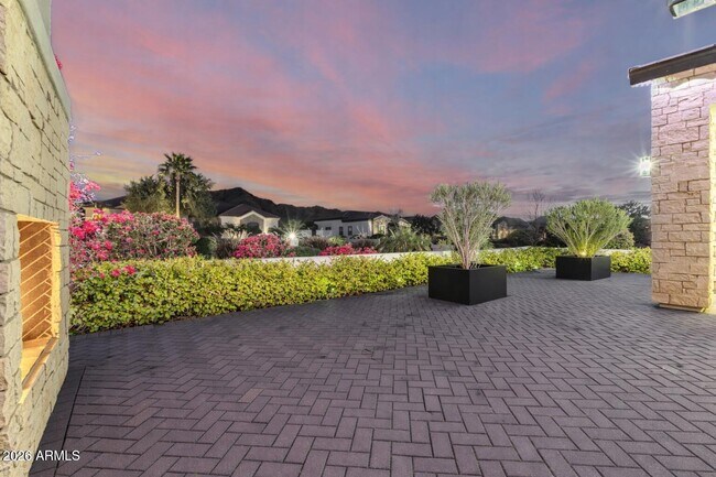 Building Photo - 5348 W Encanto Verde