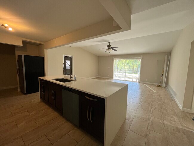 Building Photo - 4770 NW 77th Terrace
