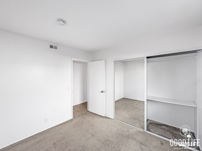 Building Photo - Nice 4B/2BA w/ Attached Garage & Fenced Yard