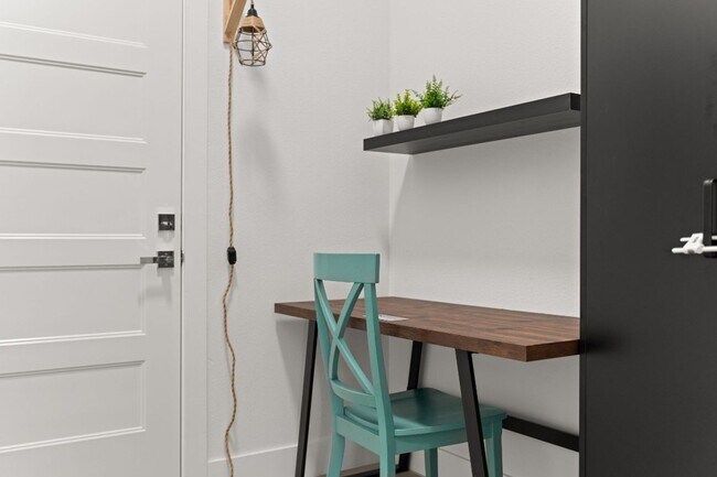 Building Photo - Gorgeous New Constriction House in Tampa