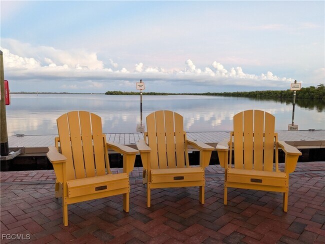 Building Photo - 3027 SW 16th Pl