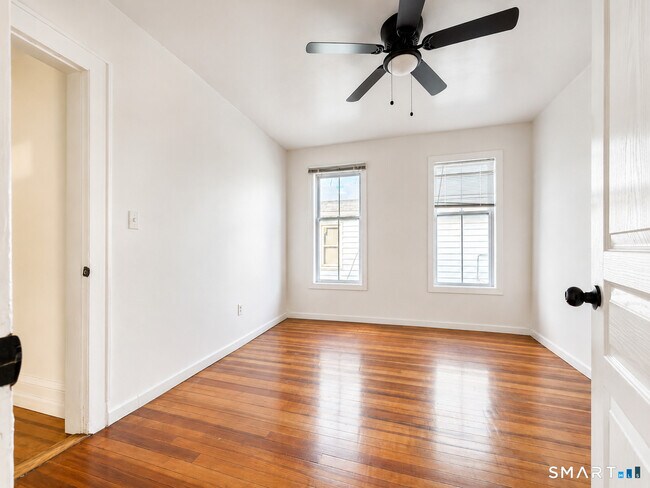Building Photo - 610 Hawley Ave