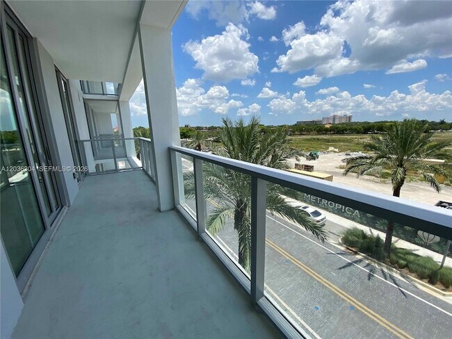 Building Photo - 2000 Metropica Wy