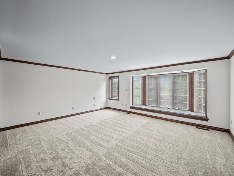 Building Photo - 4932 Susans Way