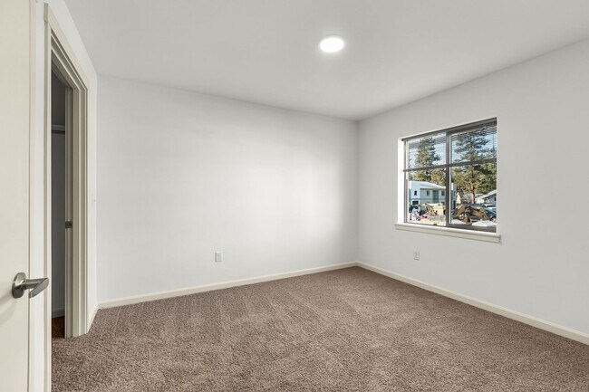 Building Photo - 940 W Felicity Ln