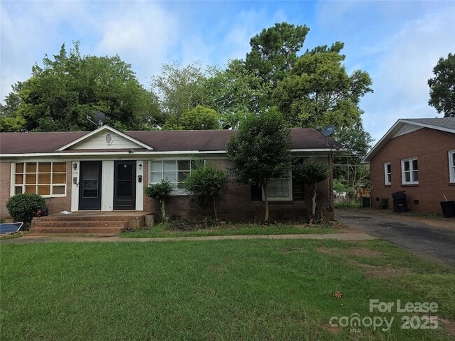 Building Photo - 3721 Driftwood Dr