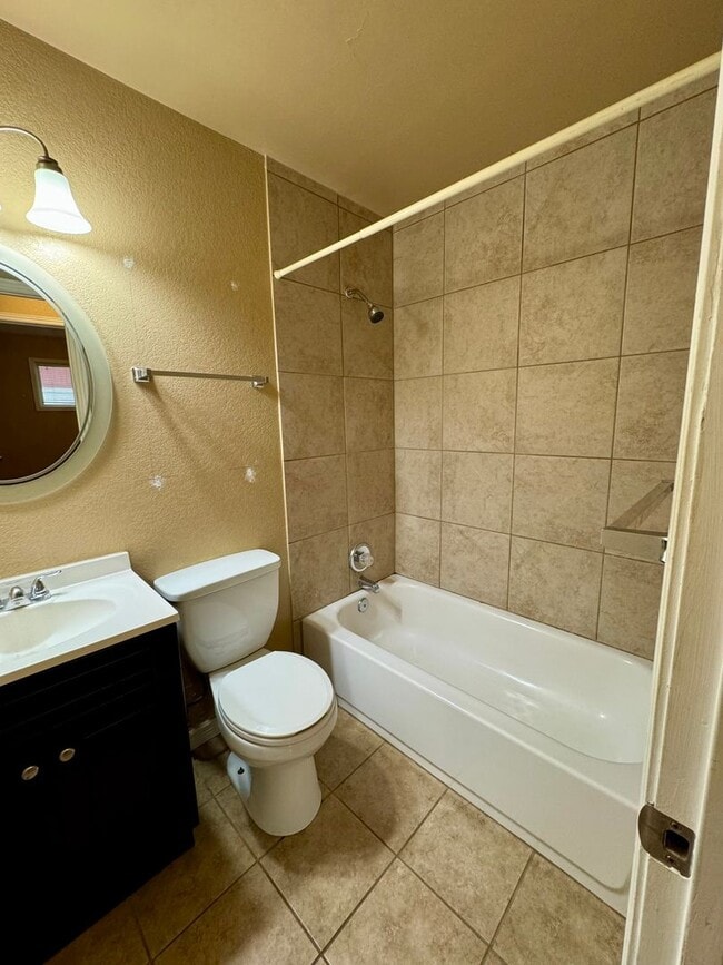 Building Photo - Adorable Rancher in Security-Widefield