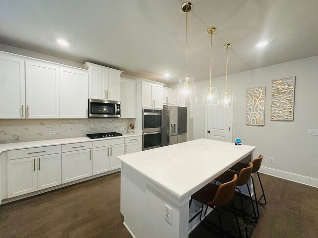 Building Photo - 603 Skye Ct