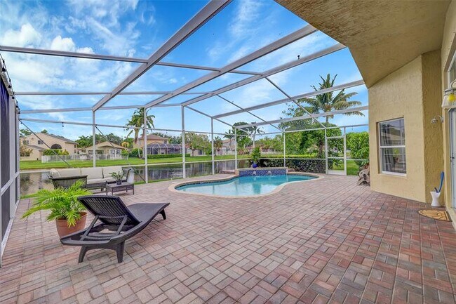 Building Photo - 16417 Sapphire Pl