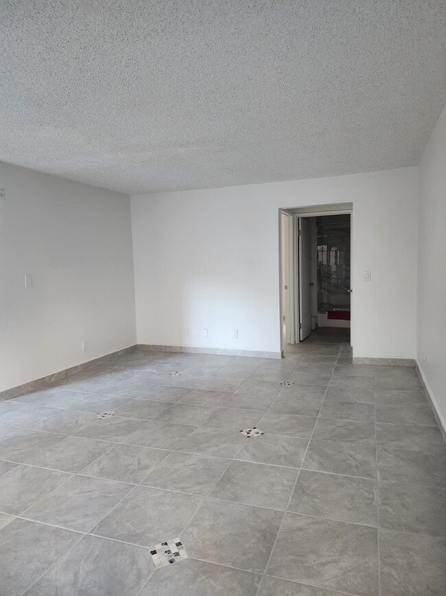 Building Photo - Cedros Apartments