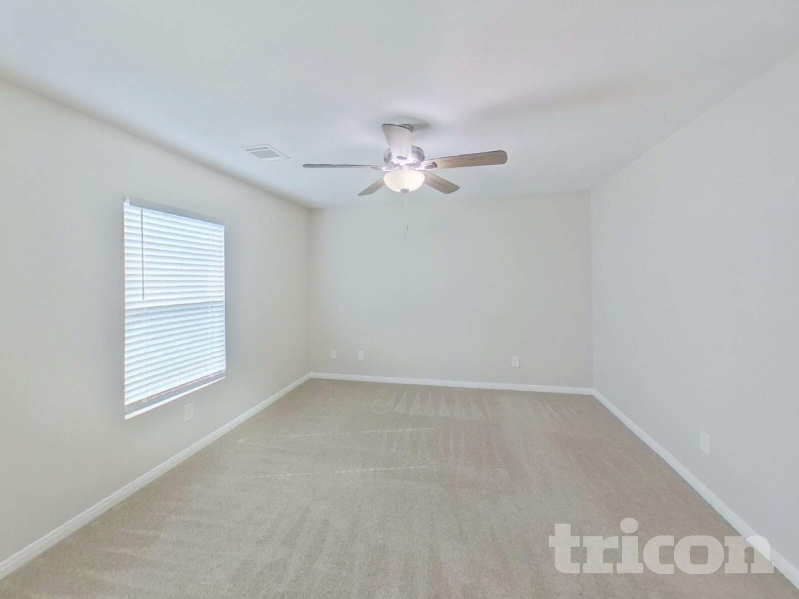 Building Photo - 15676 Del Norte Dr