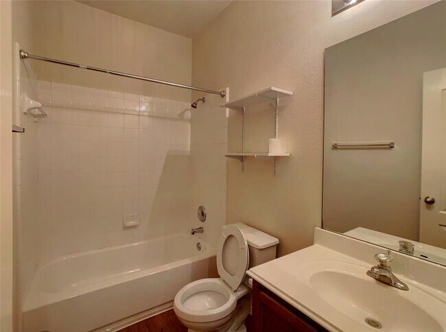 Building Photo - 1108 Alexandria Way