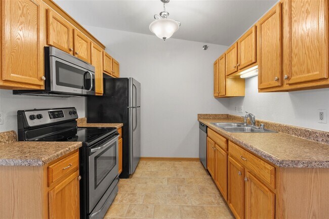 Building Photo - 8330 Lexington Pl