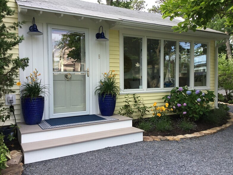 Building Photo - 5 Ripley Ln