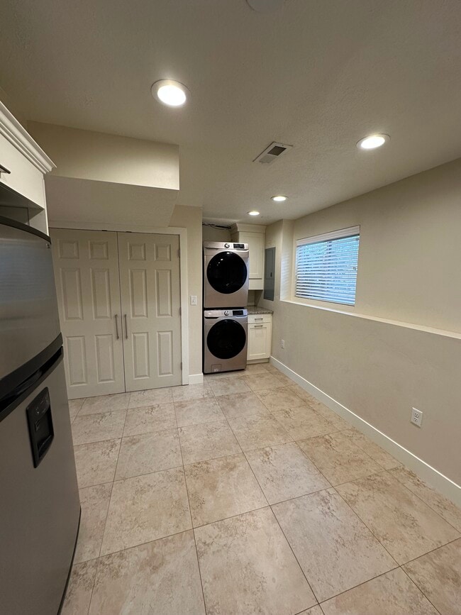 Building Photo - 2687 W 220 N