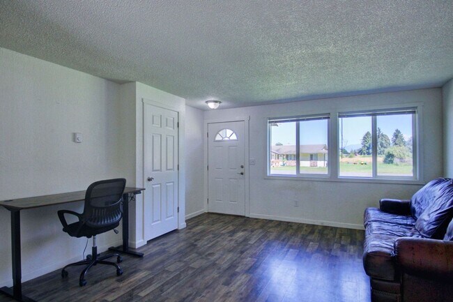 Building Photo - Wilson Duplex