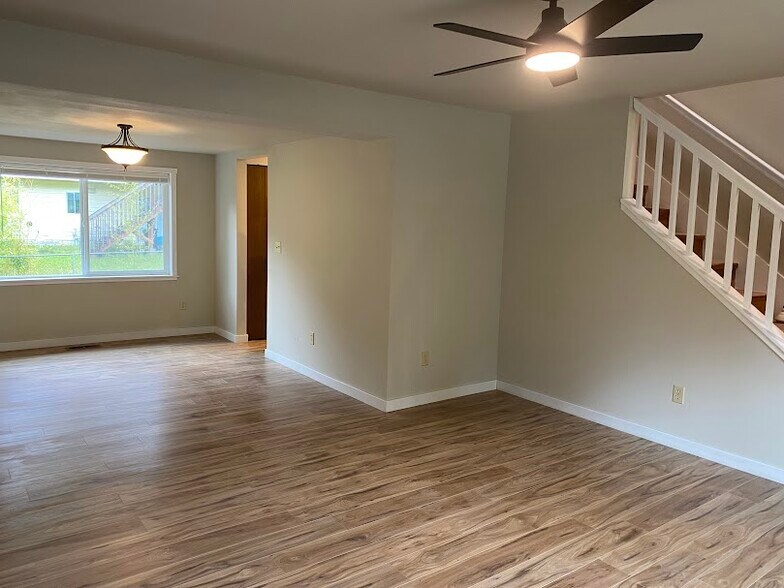 Building Photo - 7233 Stanford Ct NW