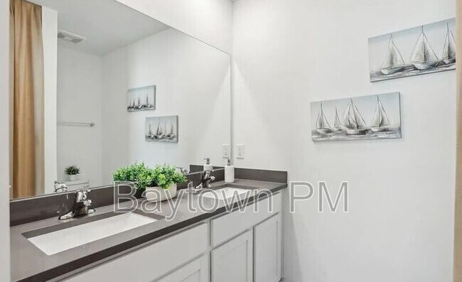 Building Photo - 32528 Weathered Oak Dr