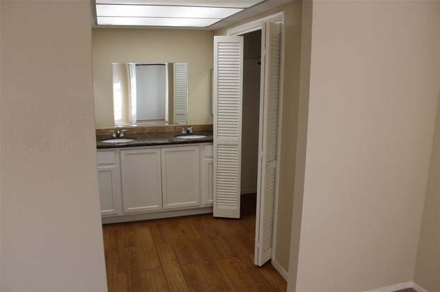 Building Photo - 8615 Riverside Walk Ln