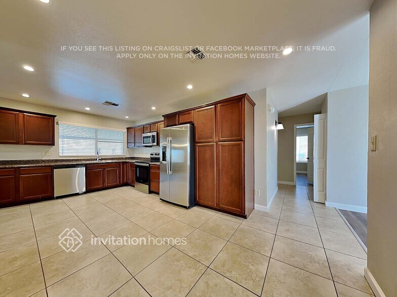 Building Photo - 1424 N Ashland