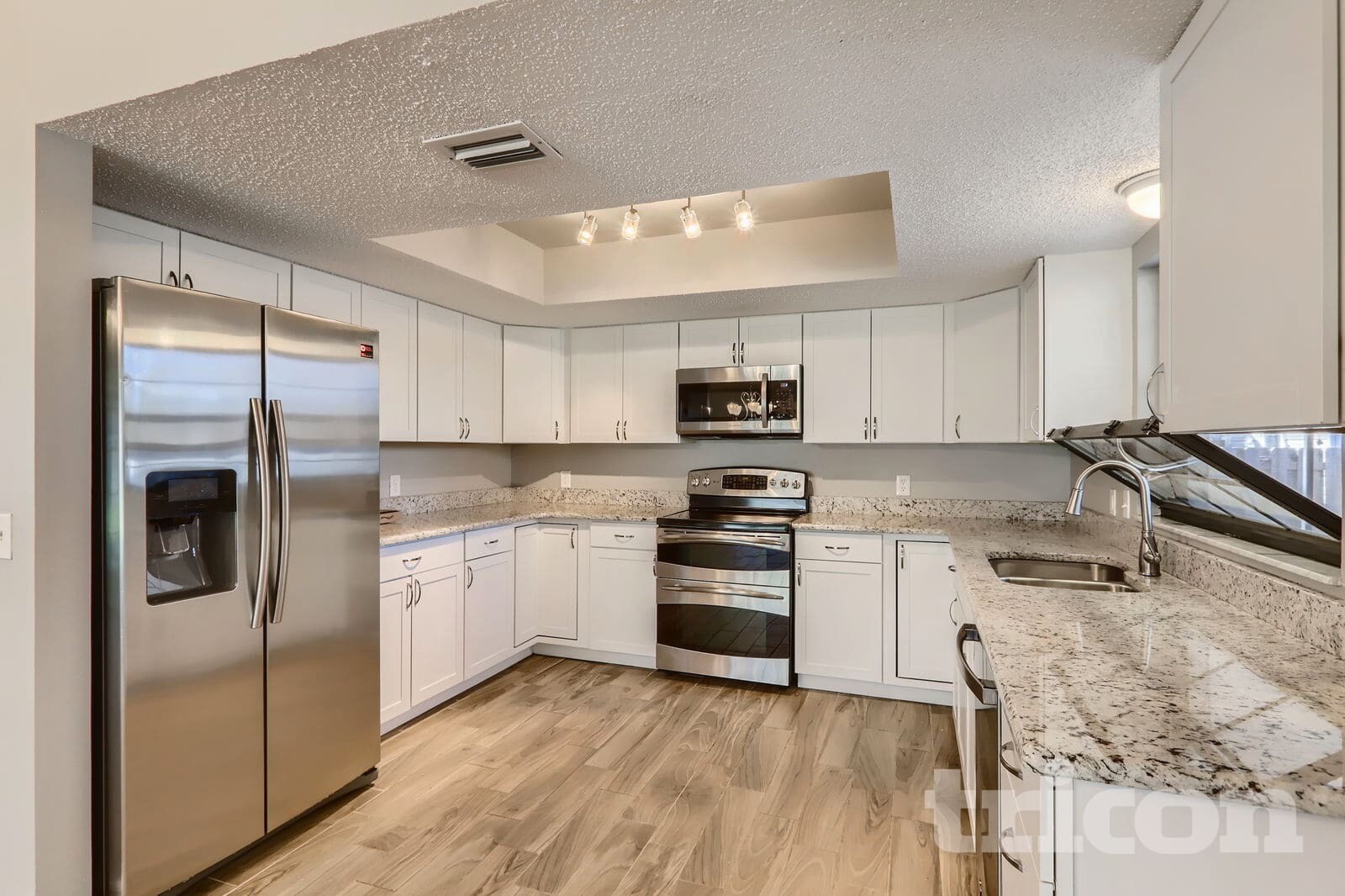 Building Photo - 12449 Blue Heron Way