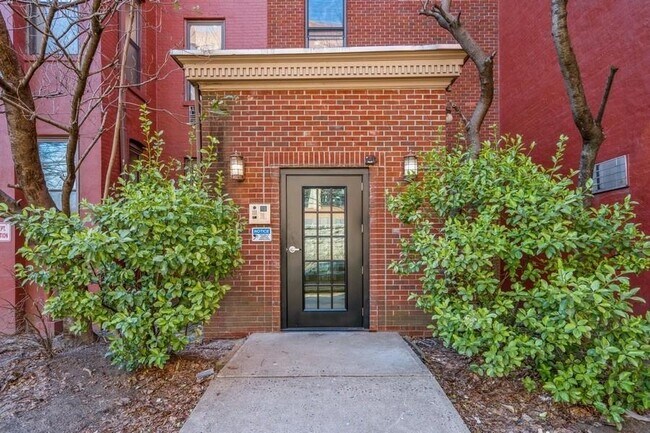 Building Photo - 263 10th St