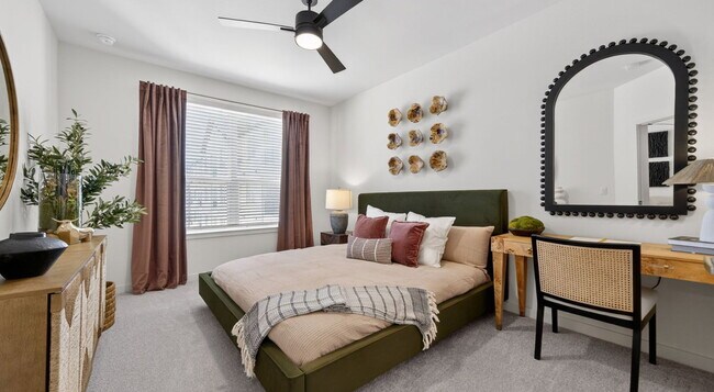 Building Photo - 3251 Lake Sharon Dr