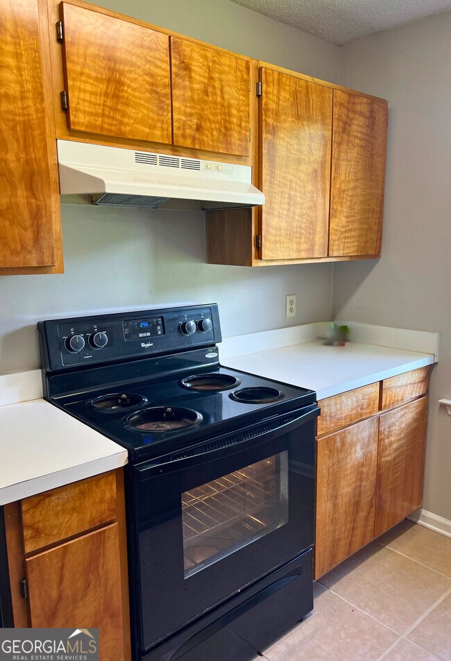 Building Photo - 410 Admiral's Walk Dr