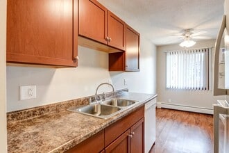 Kitchen - Evergreen East Apartments