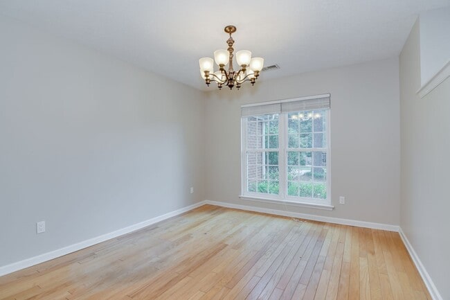 Building Photo - Brick Ranch in Evans