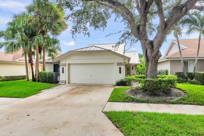 Primary Photo - 233 River Park Dr