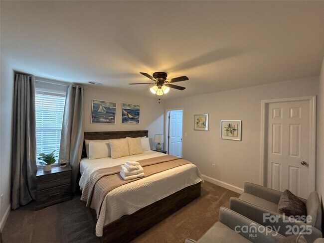 Building Photo - 5120 Lakeview Rd