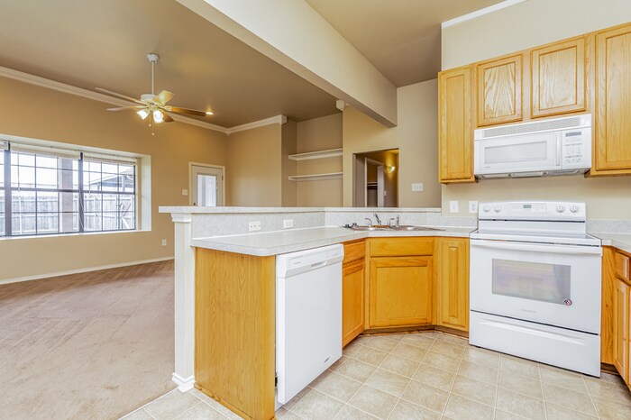Building Photo - 11825 Hickory Garden Dr