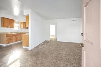 Building Photo - 921 N M St