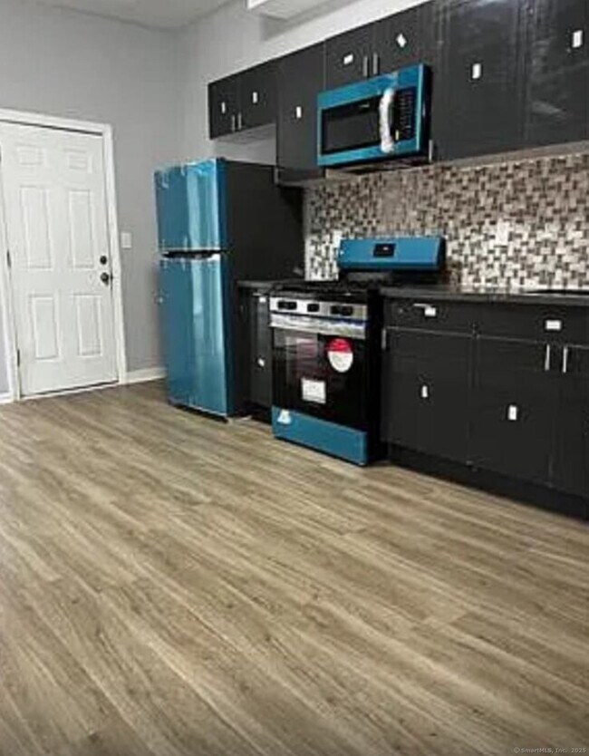 Primary Photo - 422 E Main St