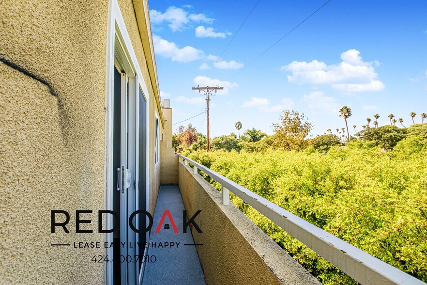 Building Photo - 2724 Abbot Kinney Blvd