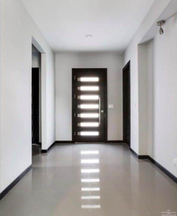 Building Photo - 25 Balboa Ave