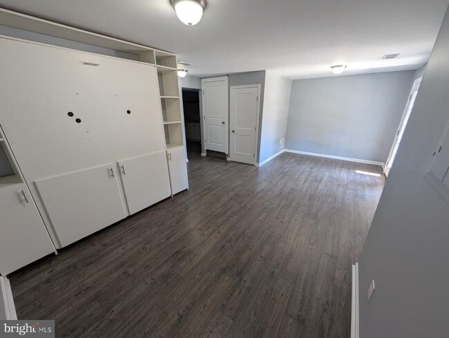 Building Photo - 15300 Gunsmith Terrace