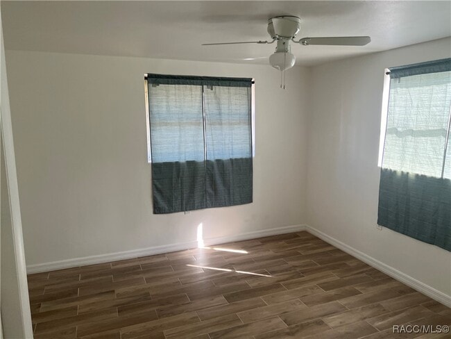 Building Photo - 8 W Murray St