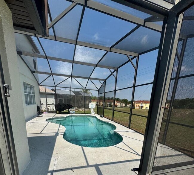 Building Photo - 1142 Pine Ridge Dr