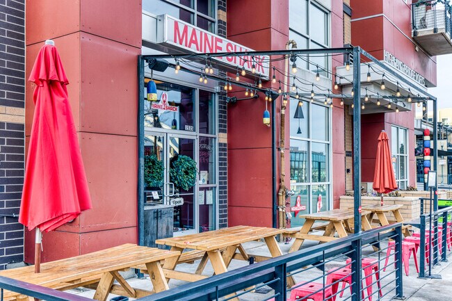 Building Photo - 1441 Central St