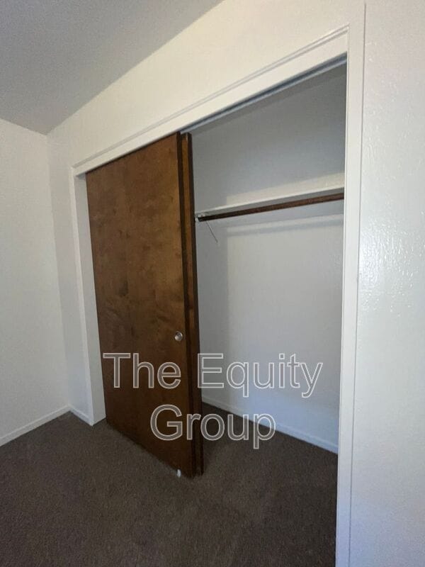 Building Photo - 806 S Court St